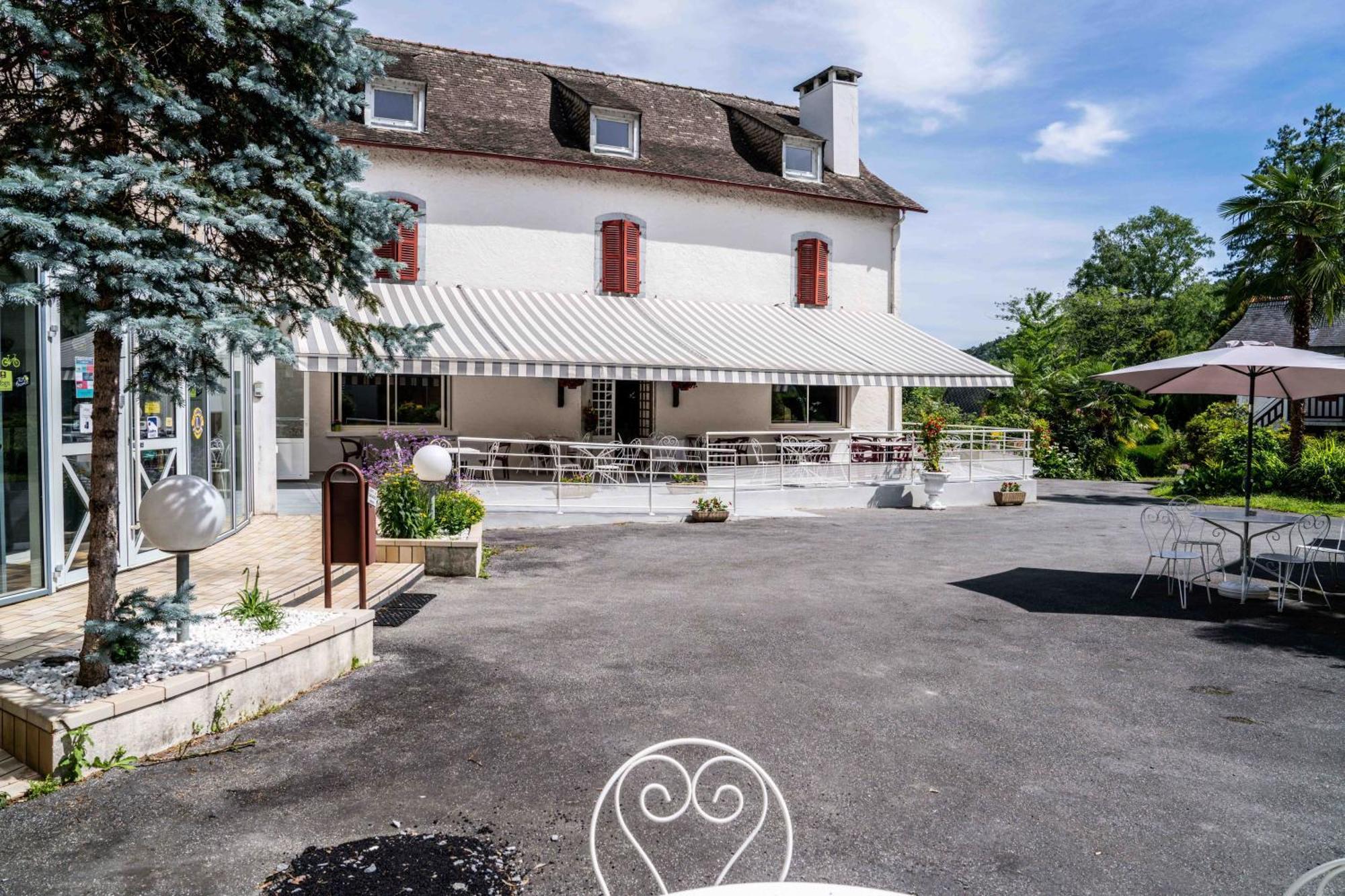 Hotel Logis Le Vieux Logis Lestelle-Bétharram Exterior foto