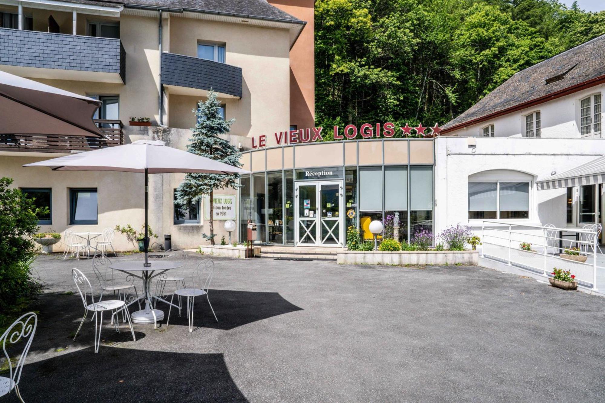 Hotel Logis Le Vieux Logis Lestelle-Bétharram Exterior foto